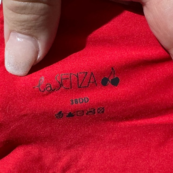 La‎ Senza red bra size 38DD - Picture 4 of 4